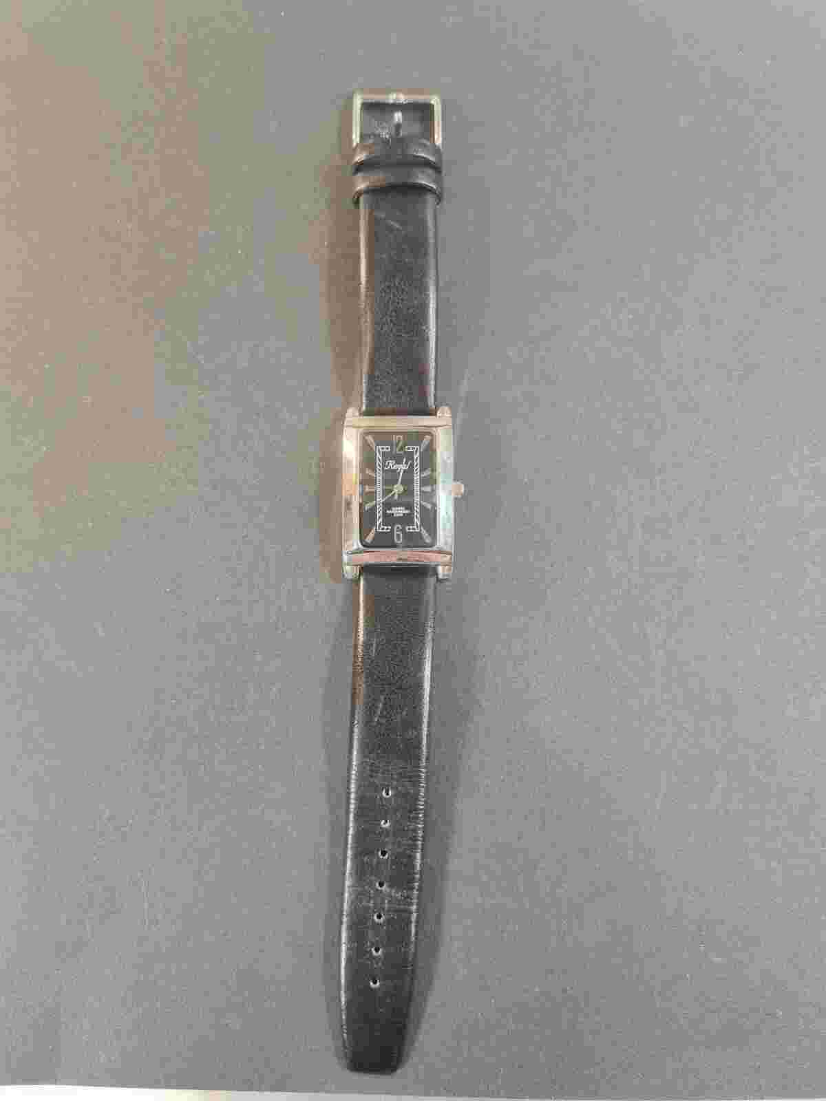 REGAL quartz watch. R2396. Water Resist 3 ATM. Working.