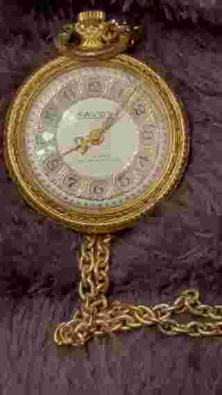 WATCH: SAVOY Gold Plated 17 Jewel Shock Protected Pendant watch