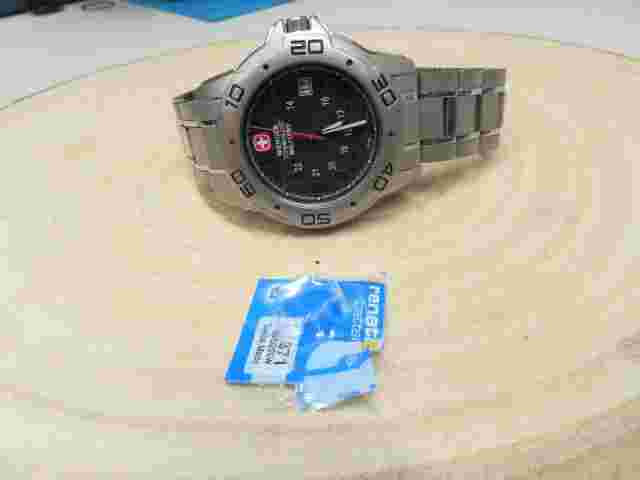 Mens Wenger swiss army military Titanium wrist watch date 79036