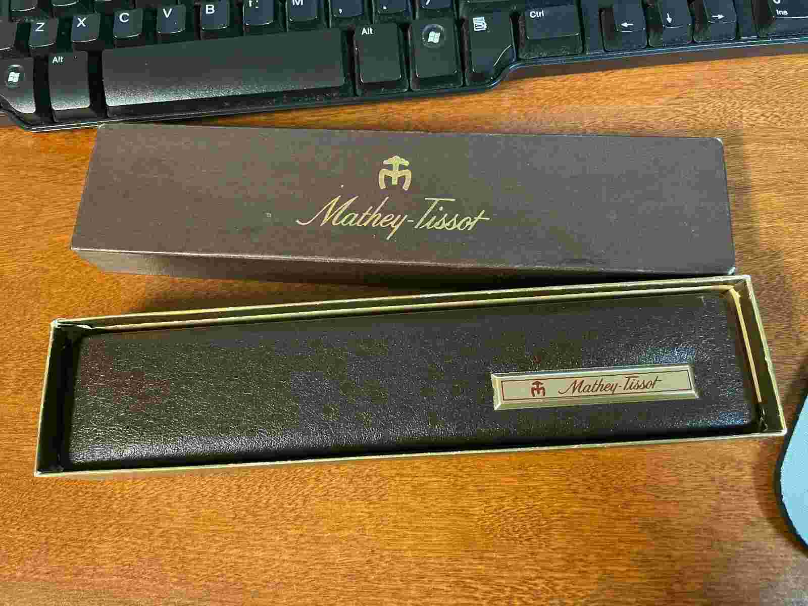 Mathey Tissot solid 14k Y Gold manual wind Watch w/factory diamond bezel vintage