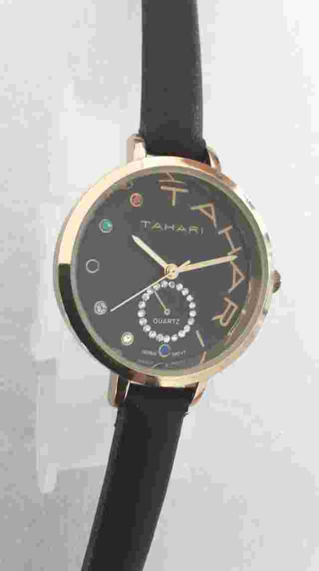 TAHARI  Ladies Beautiful Quartz Watch Looks Unworn