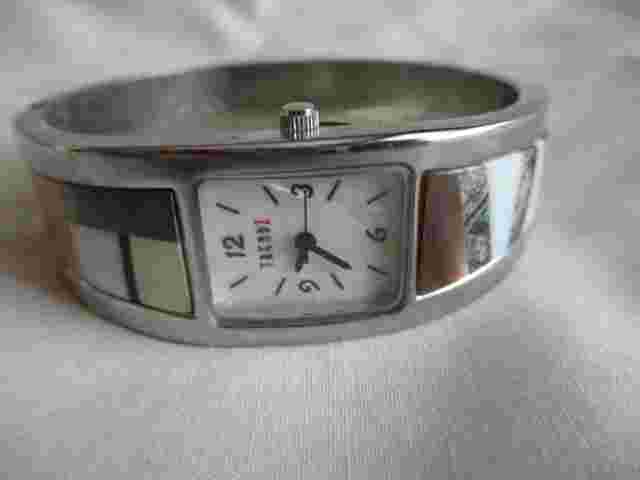 Trendz Analog Wristwatch with a Cuff Band