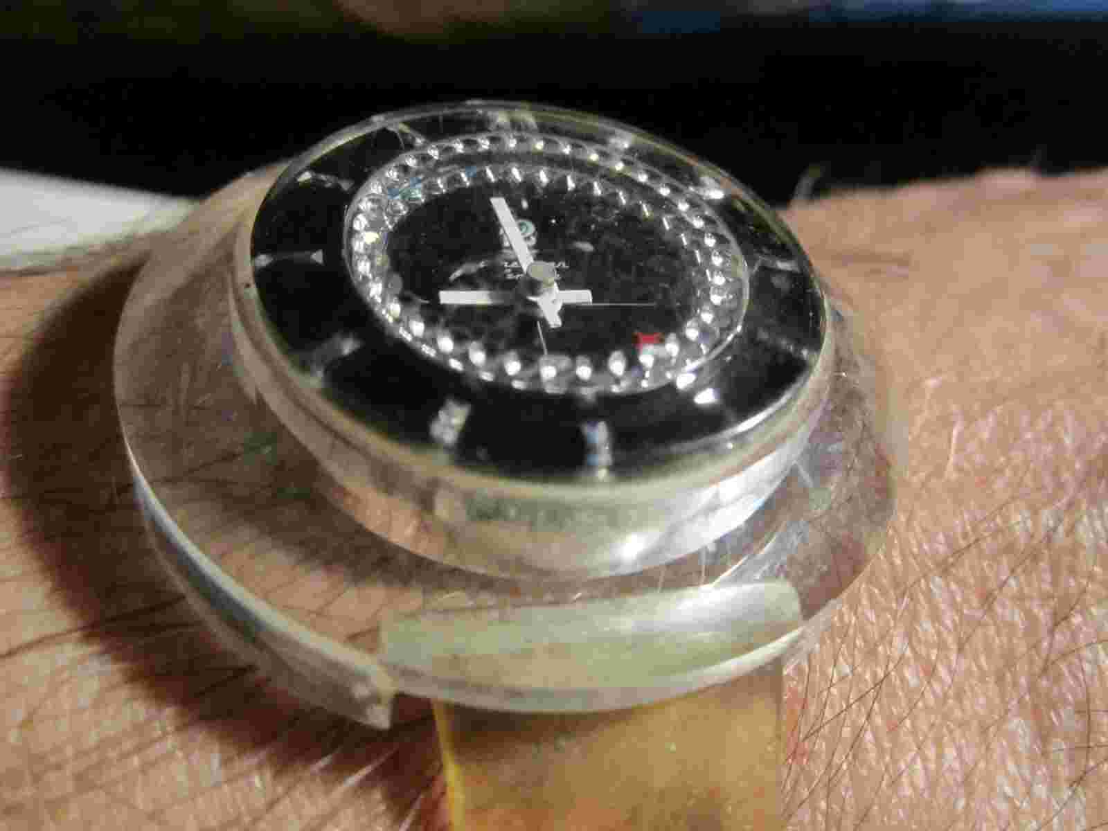 AMERICAN HERITAGE WATCH LUCITE CASE NOT WORKING -  FITS 8" WRIST - BBA32B