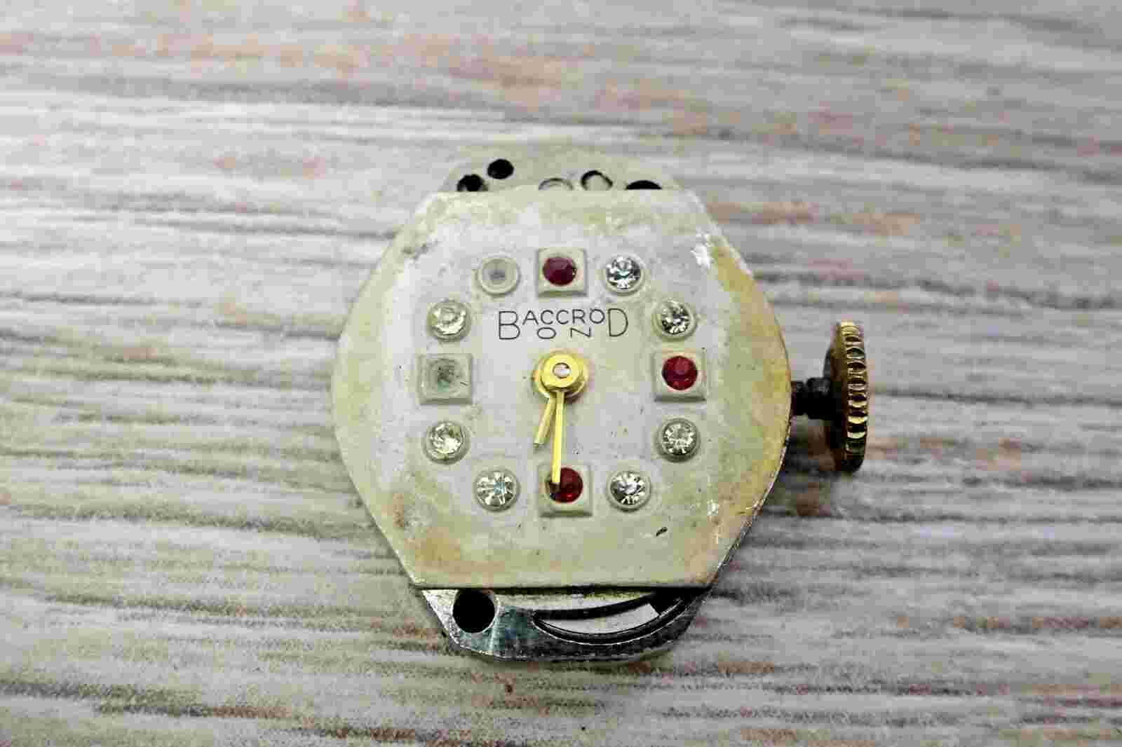 RARE Accro Bond Ladies Watch 17 Jewel Movement Running