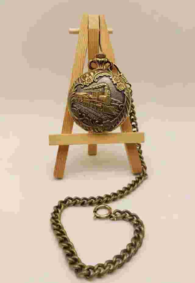 Vtg Sears Roebuck and Co. Pocket Watch 17 Jewels Incabloc Working Train Redwood