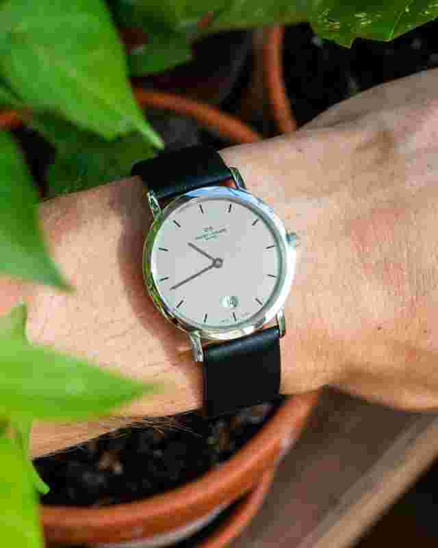 Jaquet Girard Swiss Quartz Date 71256