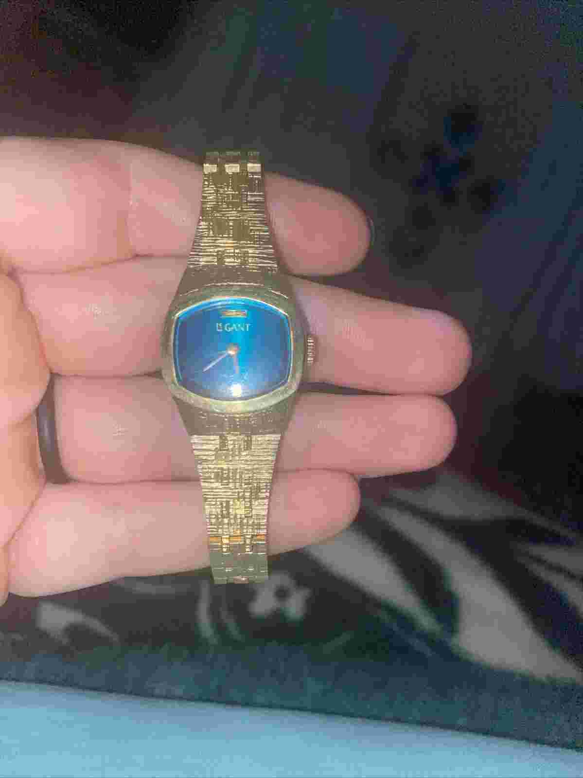 NICE VINTAGE LE GANT 17J GOLD TONE LADIES WATCH - UNTESTED