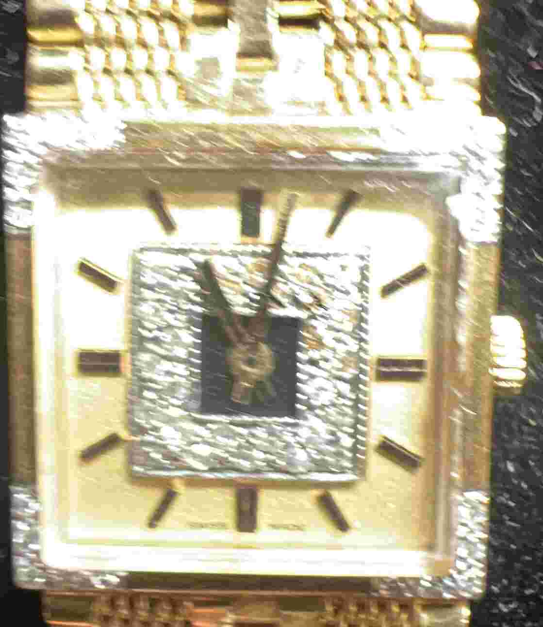 Juvenia Women's 18K Yellow Gold Square  Watch w/ Gold Mesh Band. Vintage. 47 Gms
