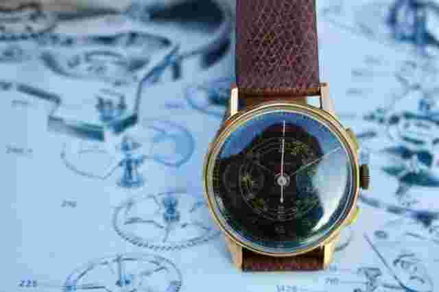 1940 VINTAGE CHRONOGRAPHE SUISSE 18K SOLID GOLD WATCH SCARCE BLACK SECTOR DIAL