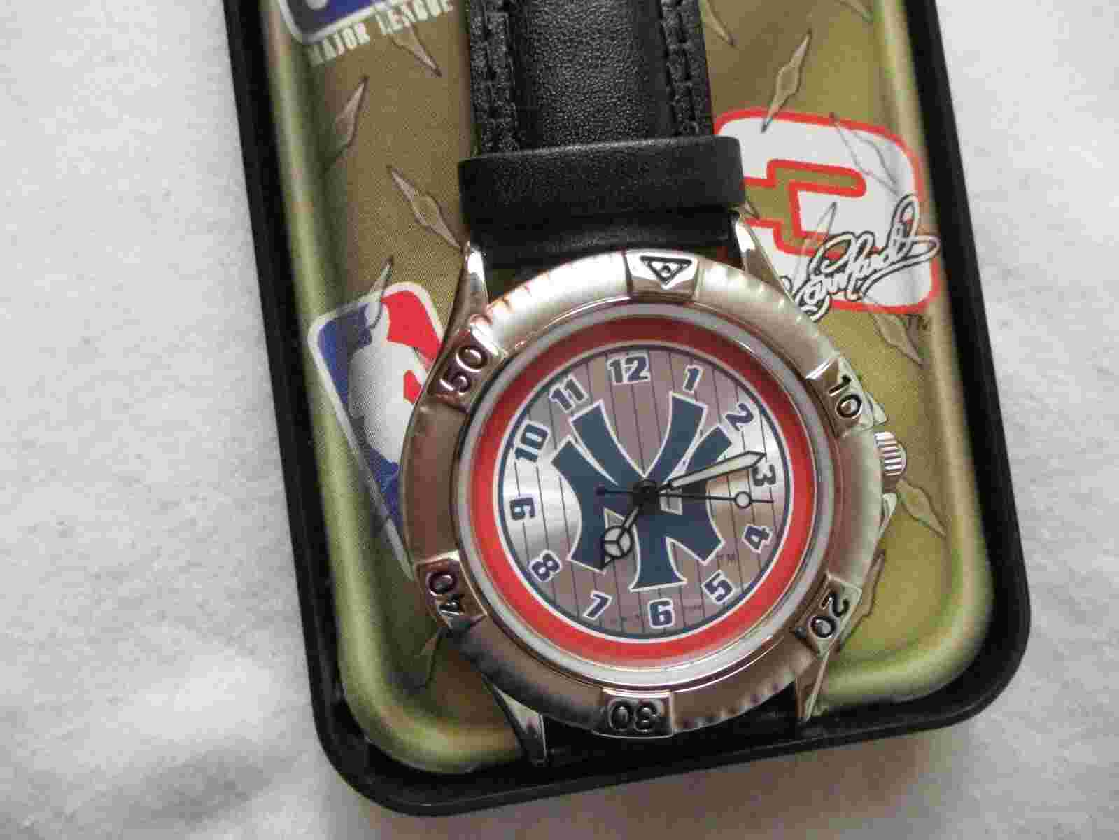 NFL Yankees Wristwatch Black Leather Buckle Band Silver Tone Round Face