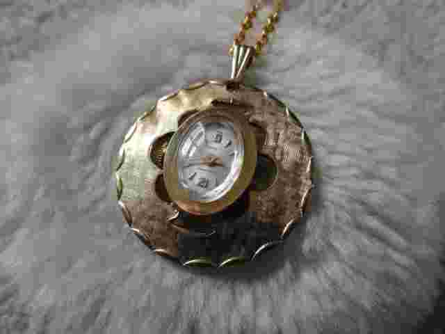 Swiss Made Lausanne 17 Jewels Vintage Necklace Pendant Wind Up Watch