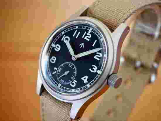 MWC Manual Unisex Watch Black Dial Analog Round Nylon Band Vintage From Japan