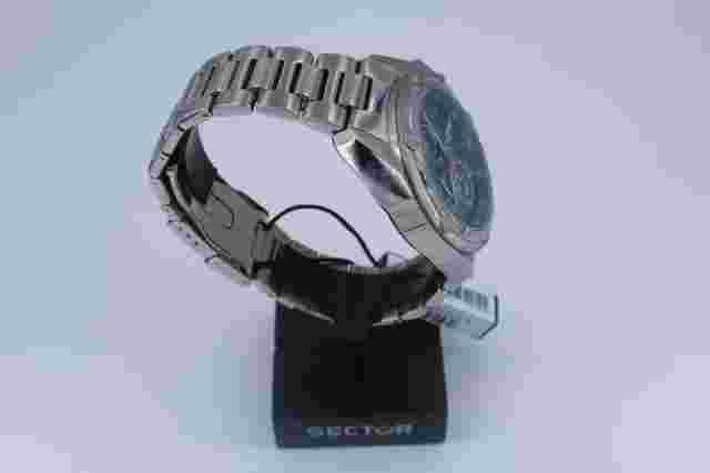 Sector 950 Indestructible Steel Strap 43mm Quartz Movement Watch