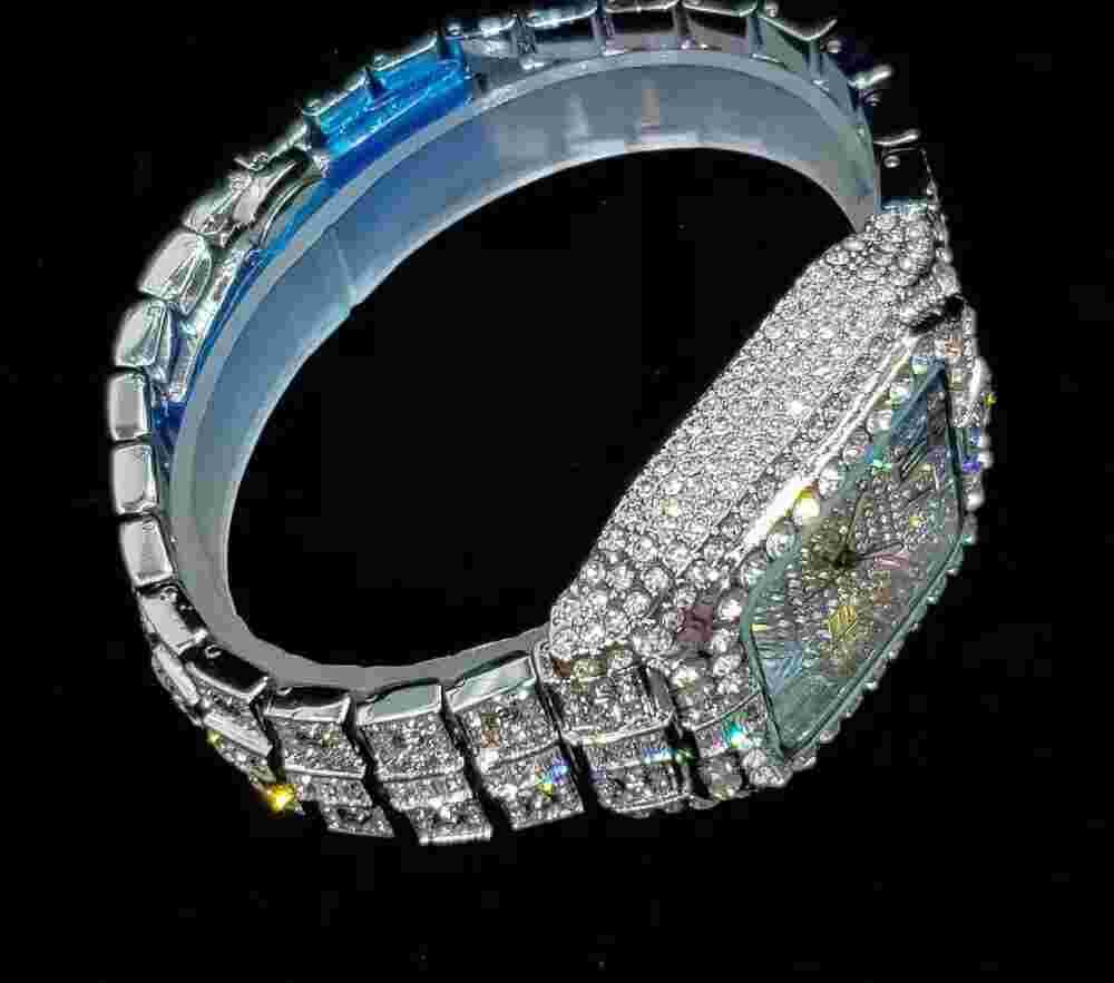 Fashion Men's Luxury Diamond Watches With Rainbow Dial Calendar Quartz Man Watch