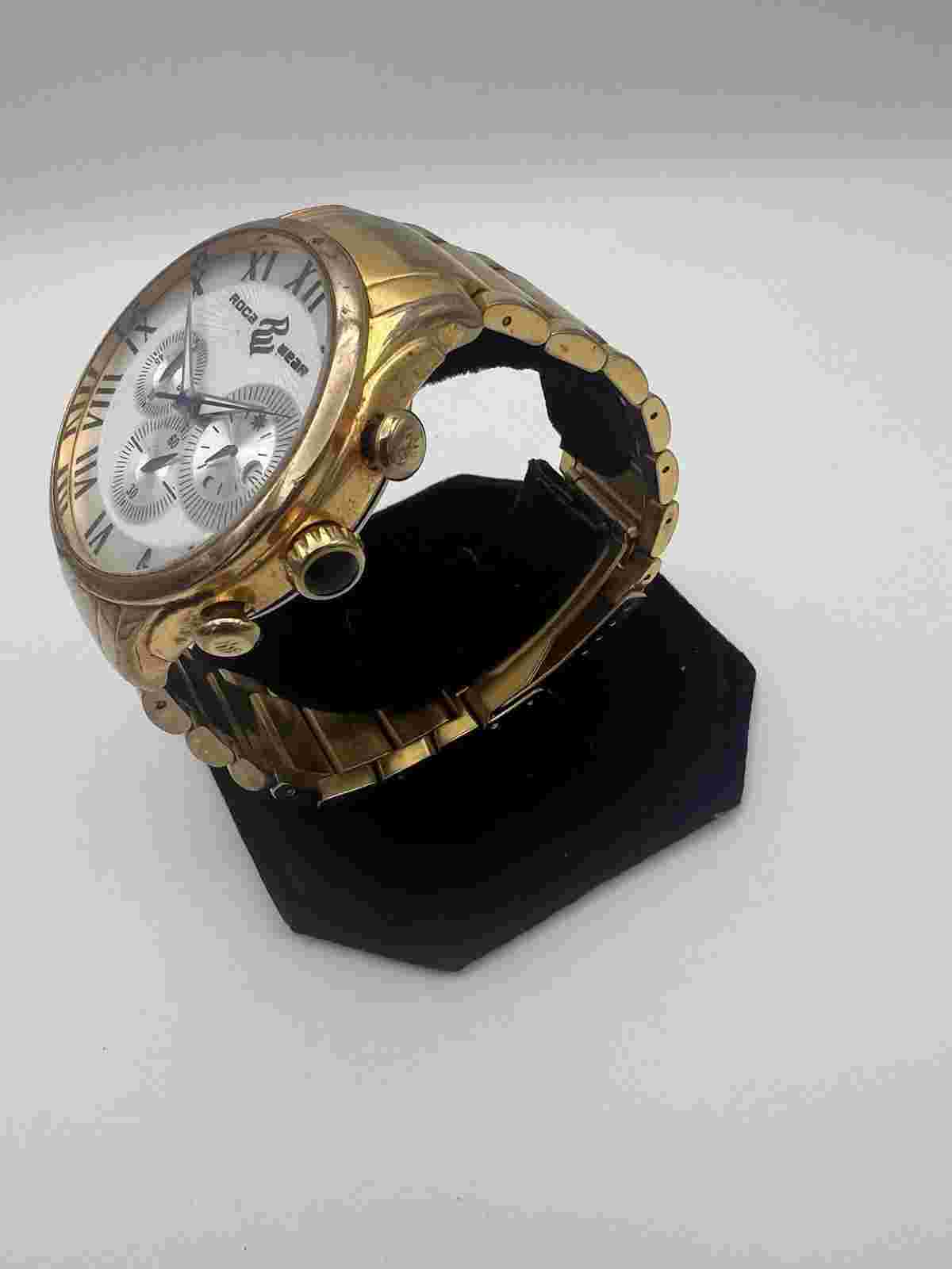 Rocawear Analog Wristwatch Gold Tone Link Band Roman Numerals