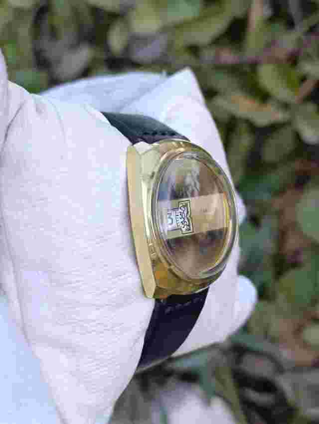 Rare hand Winding DIGITAL Cardinal 17 Jewels Gold Plated Swiss Made