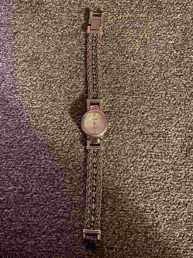 Gossip Women's GSP391 Mother of Pearl Dial Silver Tone Quartz Watch