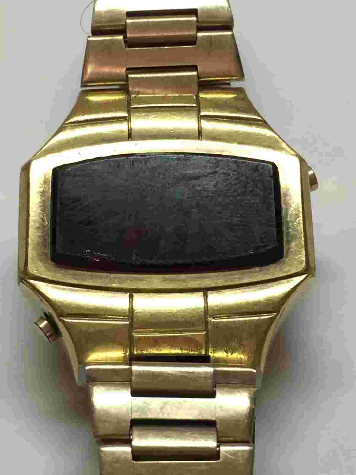 WITTNAUER POLARA LED 14K GOLD ELECTROPLATE BEZEL 010312