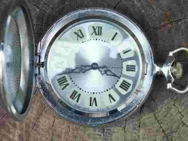 Vintage Molnija Molnia (Молния) 18 Jewels USSR Russian Mechanical Pocket Watch.