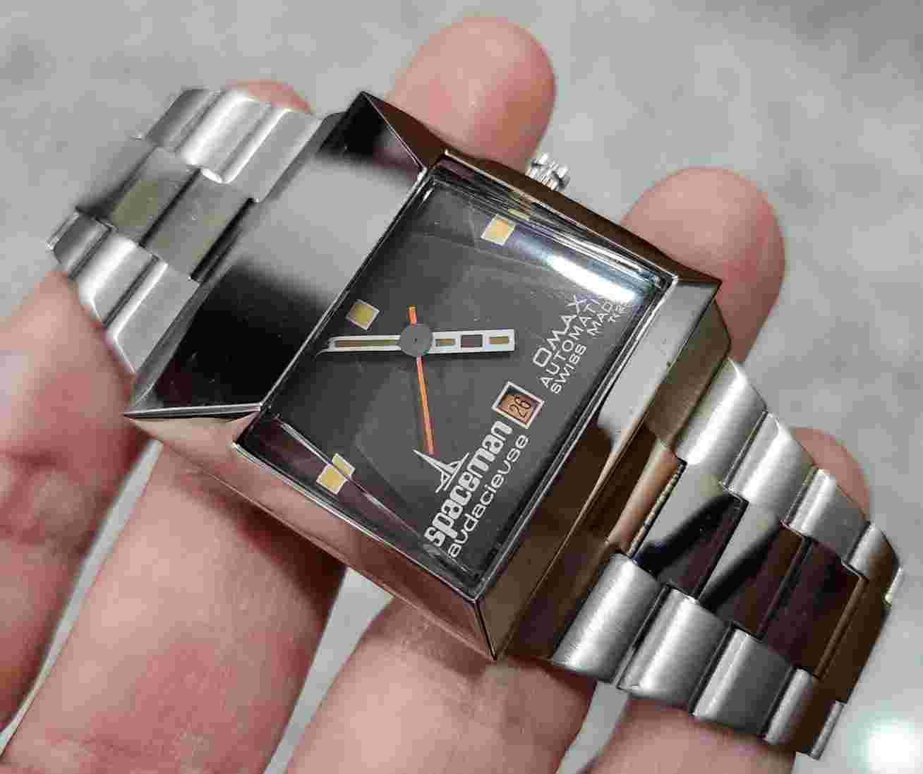 RARE VINTAGE OMAX SPACEMAN WATCH MEN'S 1970'S DESIGN BY ANDRÉ LE MARQUAND BROWN.
