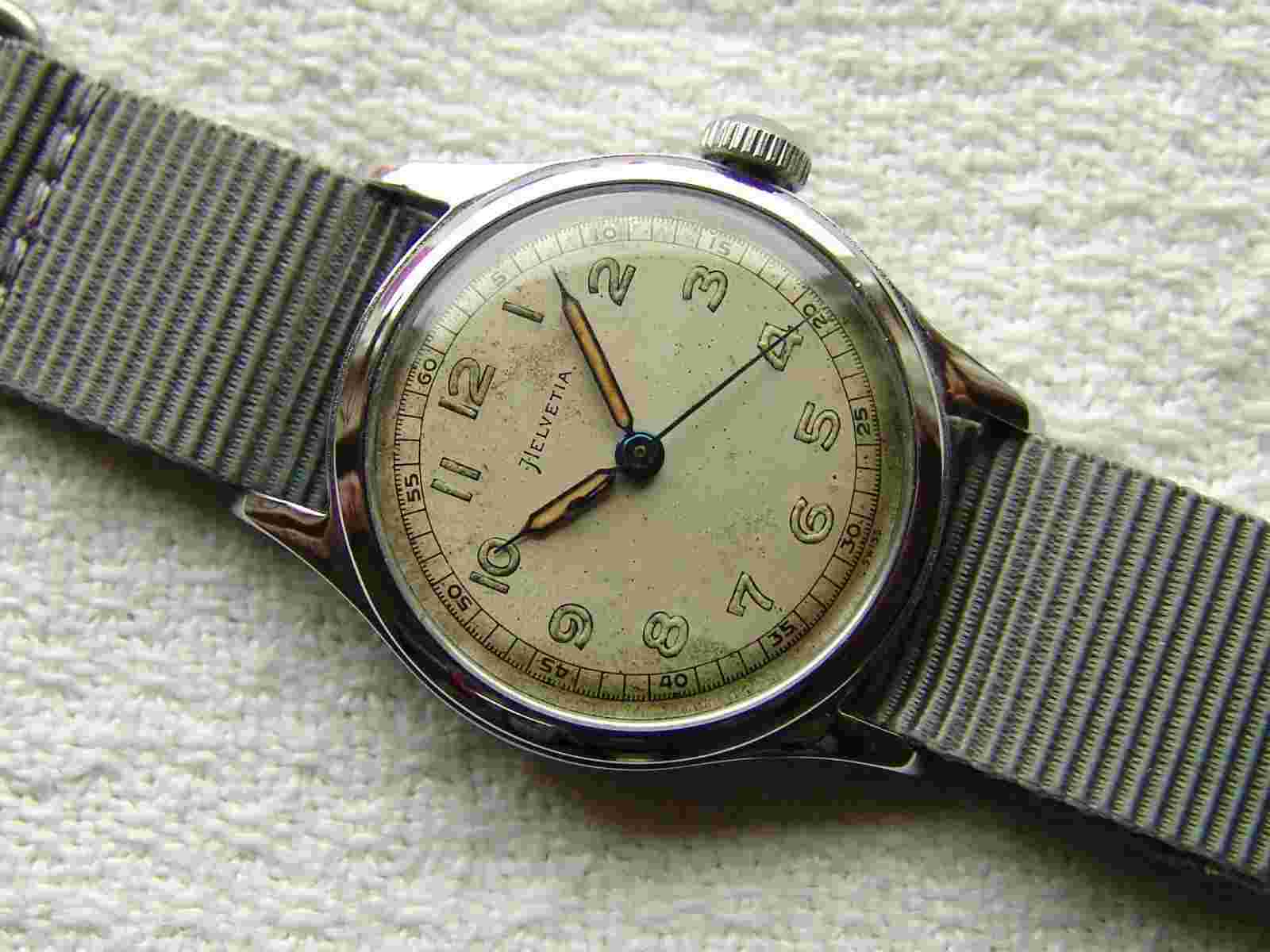 MEN'S WWII era HELVETIA General Watch MILITARY WRISTWATCH vintage good condition