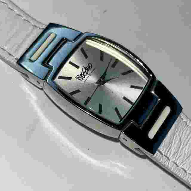 Mossimo Quartz Ladies Watch Silver Tone White Leather Band 22.5mm Case Runs