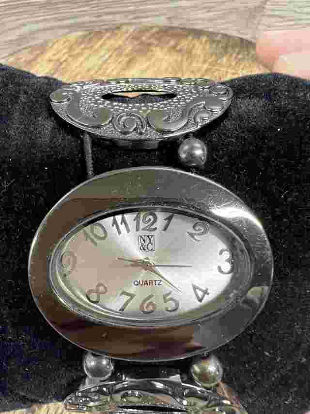 New York and Company Gun Metal Toned Stainless Steel Watch Needs Battery