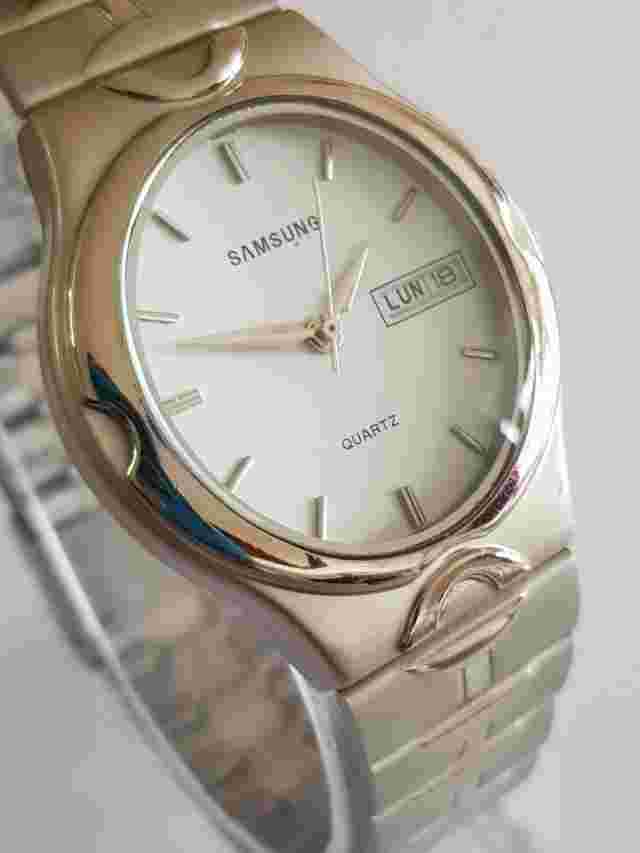 Beautiful Quality Samsung Date Dial Unisex Quartz Watch Working