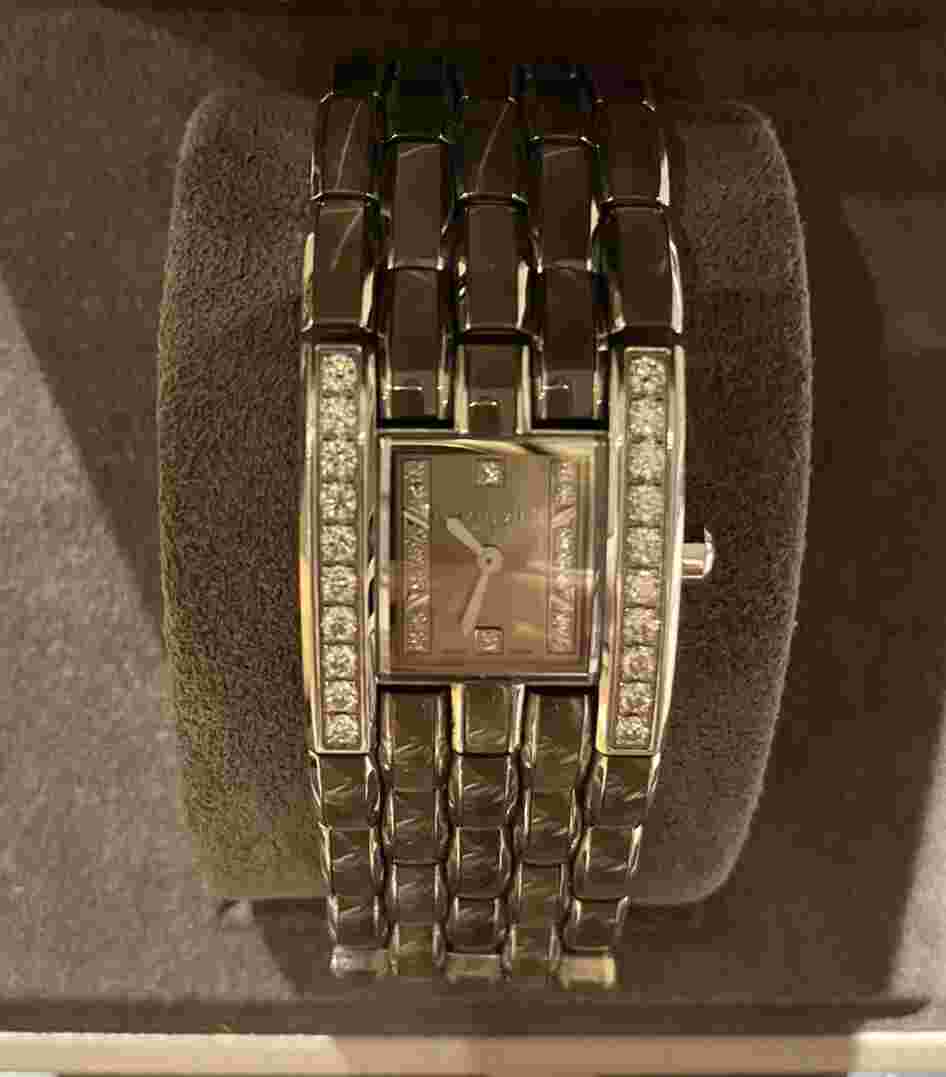 Chaumet Ladies Watch Khesis Cristal Manchette Lumière Reference:  W19631-35B
