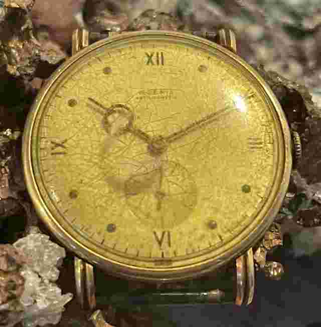18K Solid Yellow Gold MOERIS Mans Watch 17 Jewels Vintage