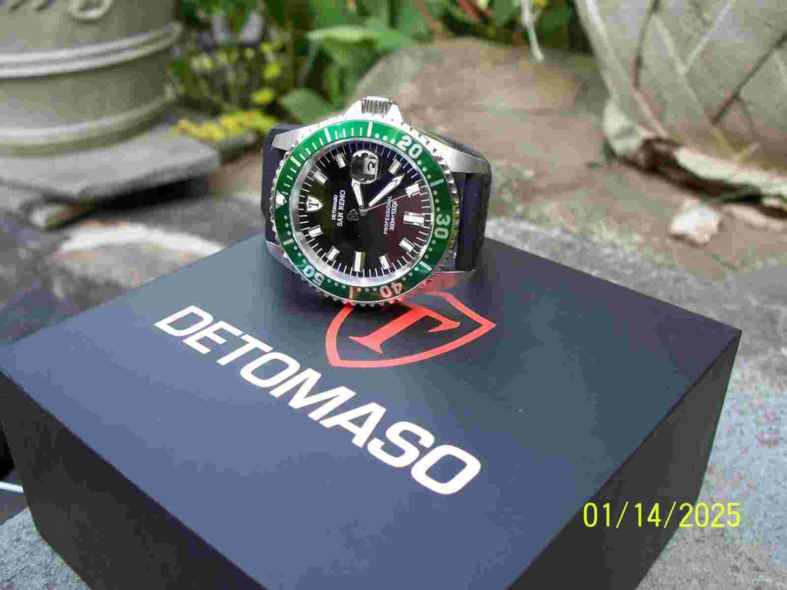 Detomaso San Remo Dive Automatic 300M WATCH-New-Green-Screw Down Crown-Silicon