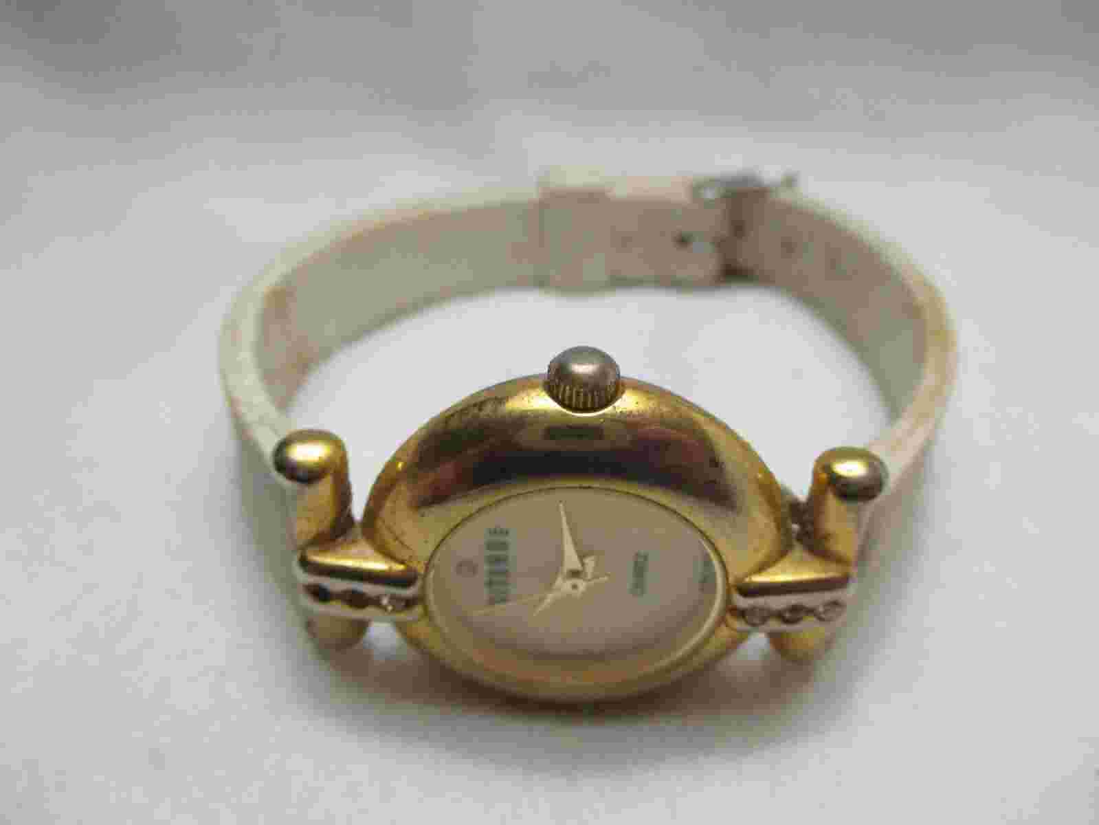 Gitano Wristwatch White Buckle Band Gold Tone Round Face Stylish