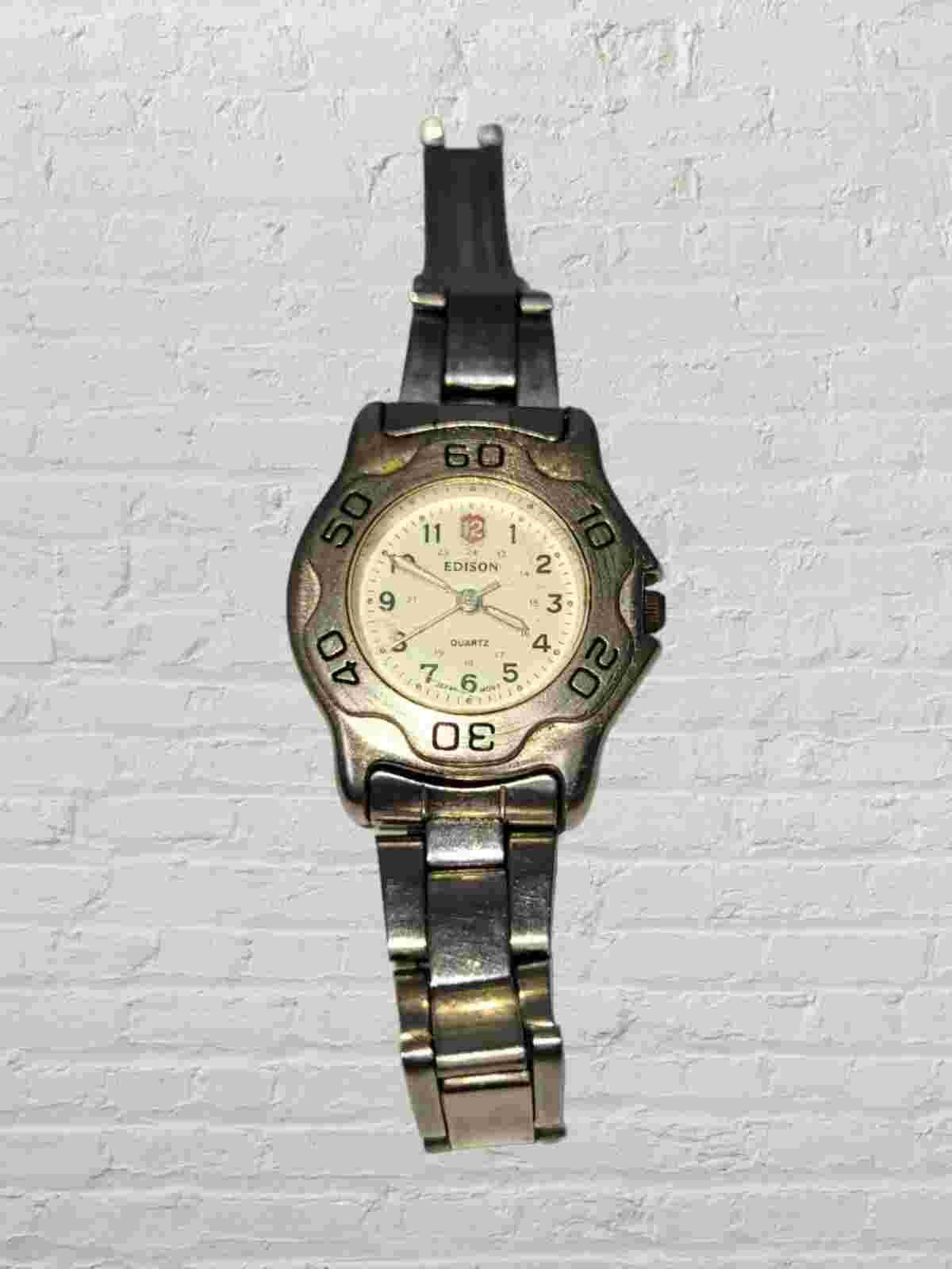 Vtg Edison Unisex Swiss Army Watch SKU# 1940465 Glow in Dark Hands Untested