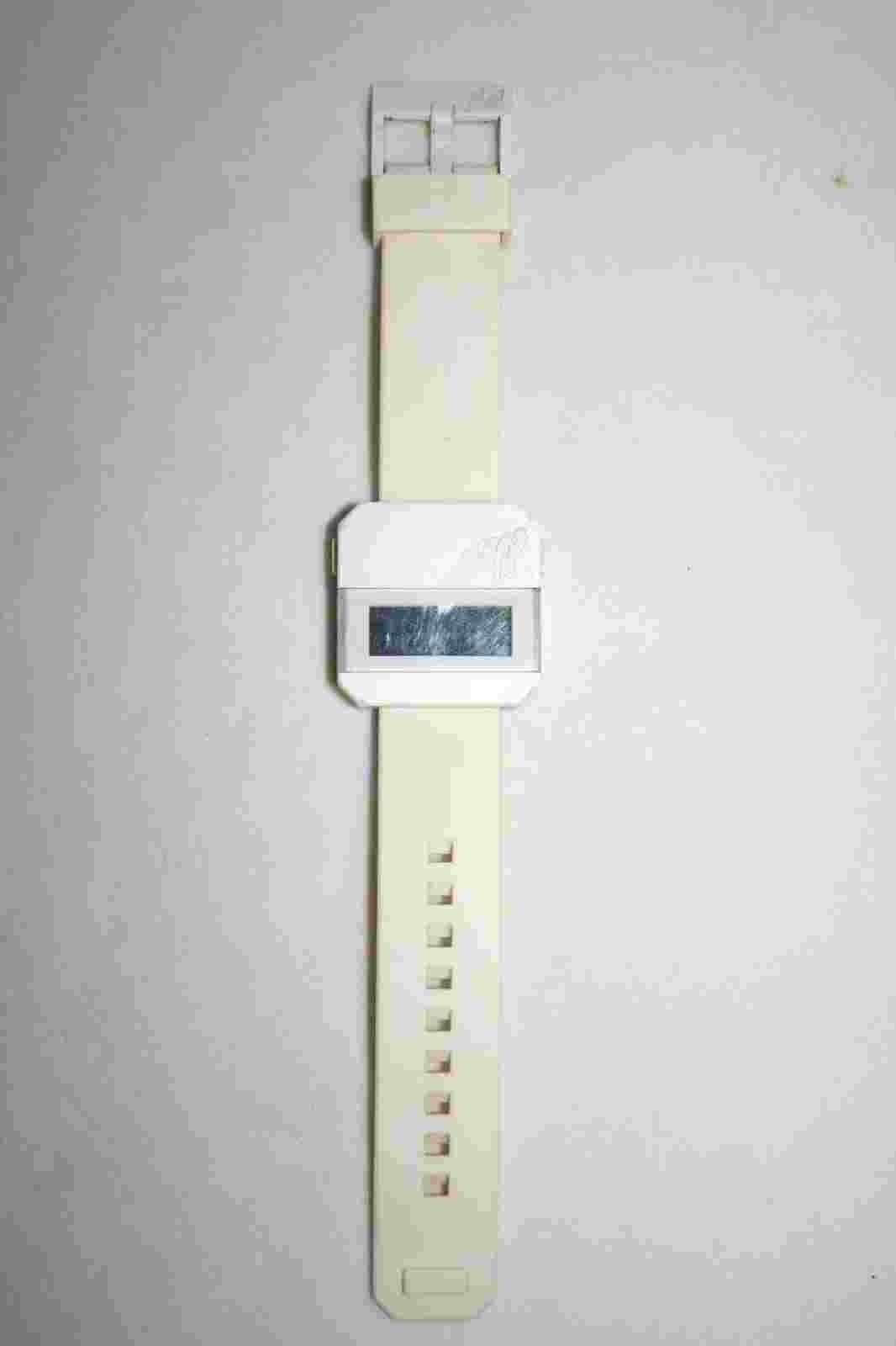 VTG WHITE NEFF WATCH WRISTWATCH MENS TIMEPIECE DIGITAL FACE SILICON RUBBER BAND