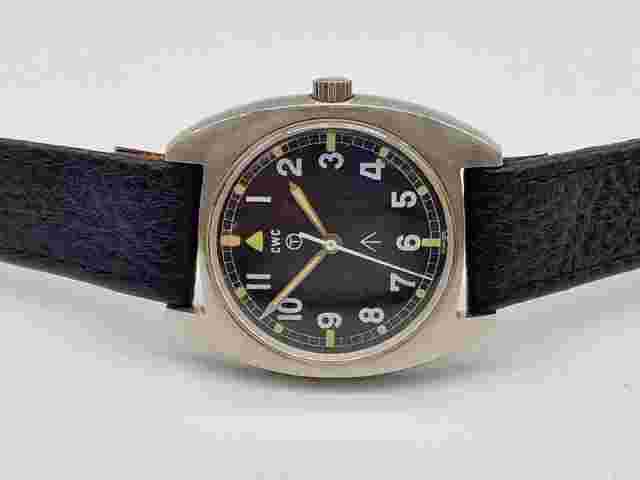 RARE 1976 CWC 6596/76 BRITISH MILITARY BLACK DIAL MANUAL WIND MAN'S WATCH / R074