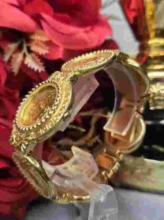 GIANNI VERSACE Medusa Coin Watch Quartz Gold Plated Rare from JPN As-is