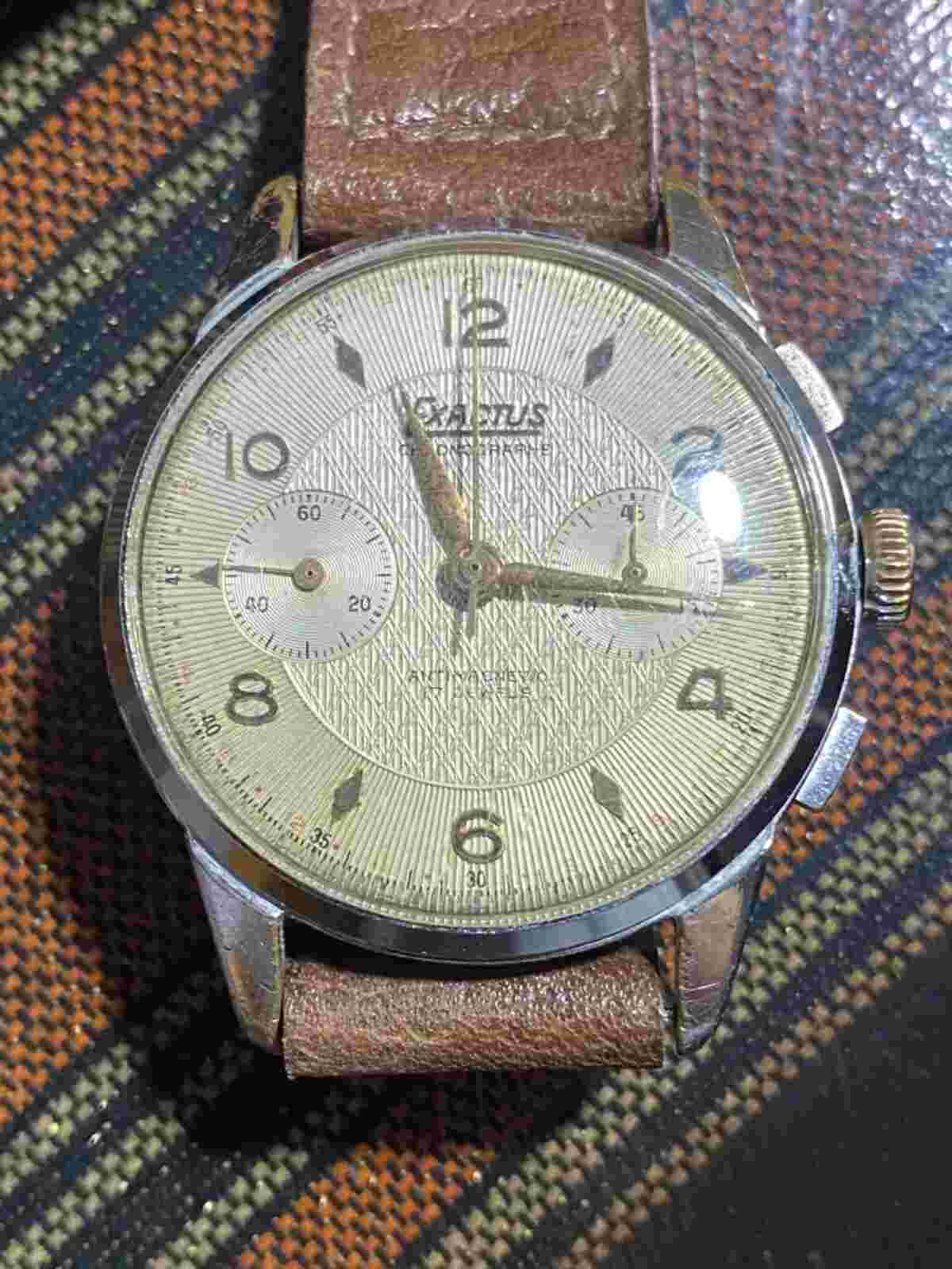 VINTAGE EXACTUS CHRONOGRAPH VENUS WRISTWATCH.