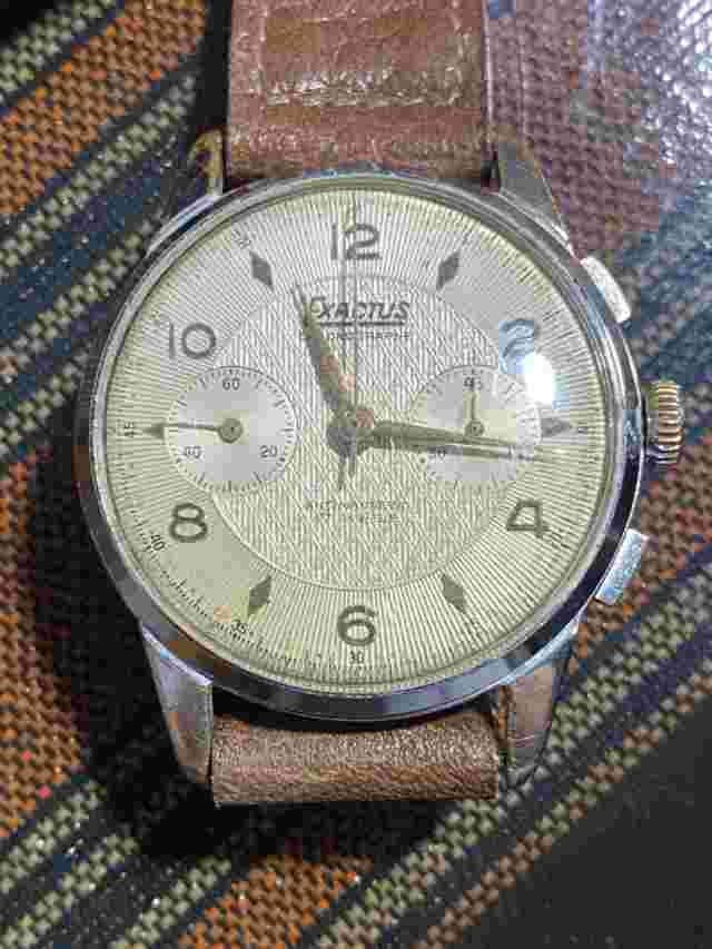 VINTAGE EXACTUS CHRONOGRAPH VENUS WRISTWATCH.