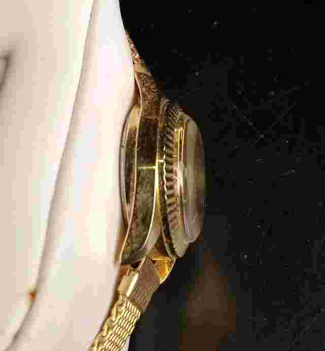 Vintage Eastman Wind Up Antimagnetic Gold Tone Women's Watch Runs