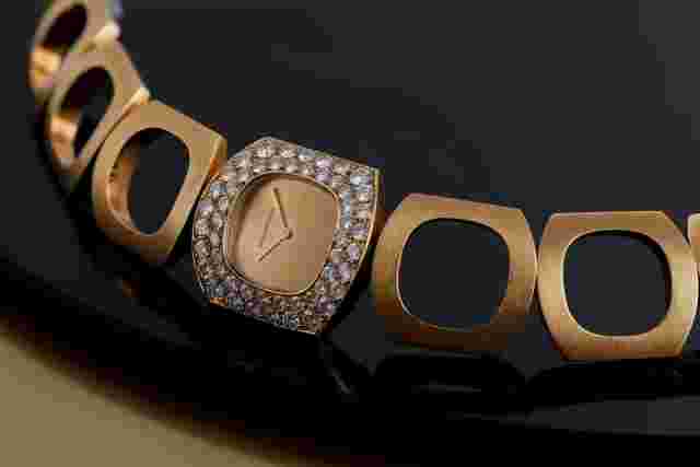 Boucheron Vintage Lady's Wristwatch | Circa 1970s | Champagne Dial | Double Row