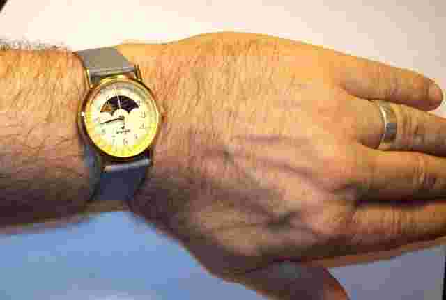 Vintage Wrangler Watch Sun & Moon  AM/PM Great Graphics Looks & Runs Great NICE