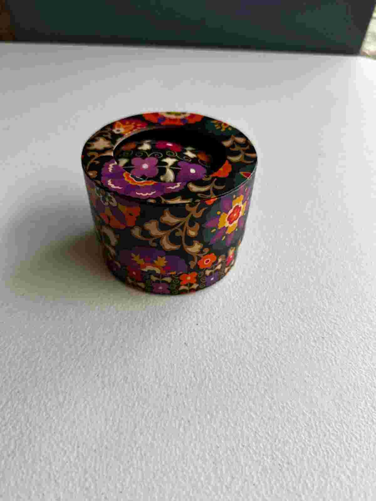 Vera Bradley Suzani Floral Round Wristwatch Box Retired Rare Pillow No Watch