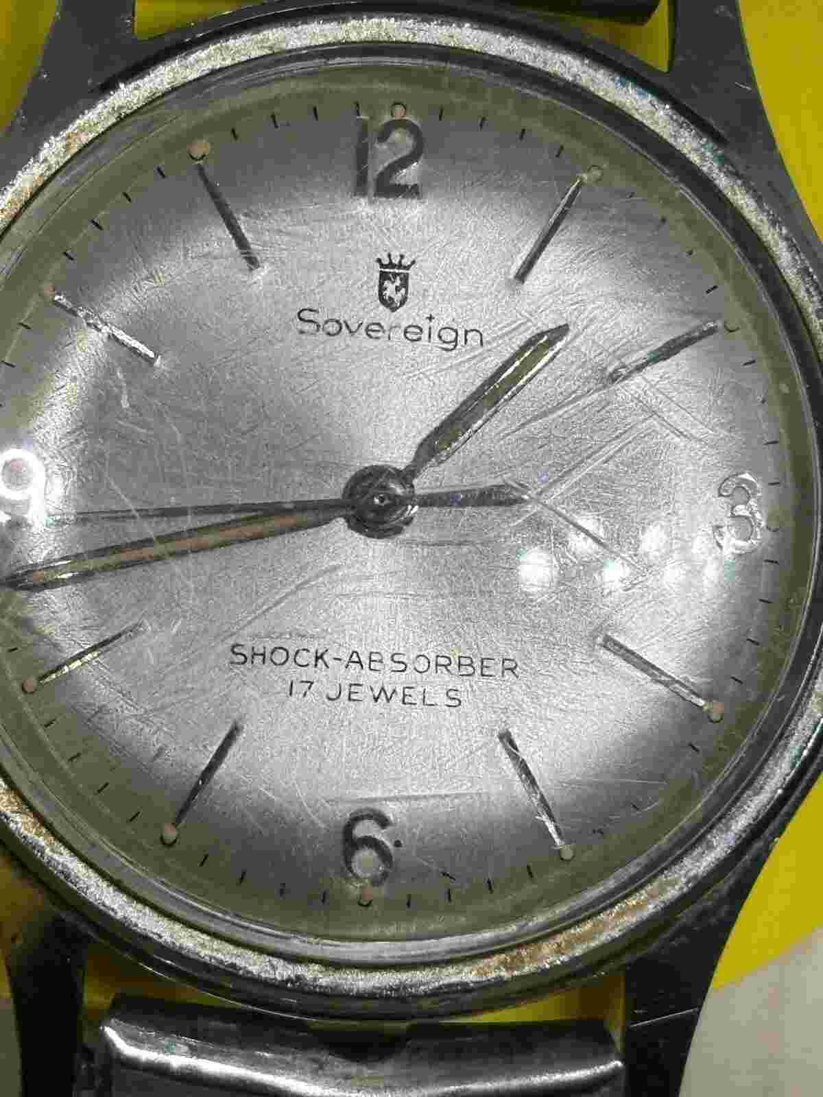 Vintage Sovereign Absorbing Water Proof Wind Up Men’s Silver 17 Jewels Watch
