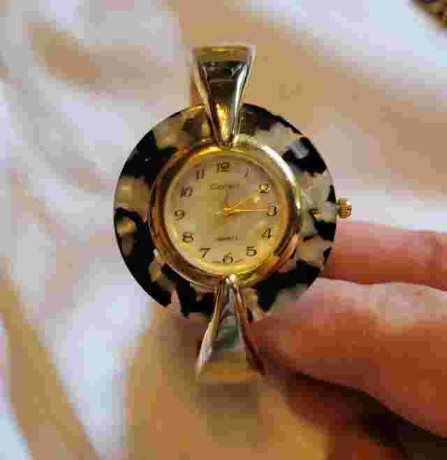 Vtg Cardini Abalone Shell & Black Flakes Gold Tone Bracelet Watch New Battery