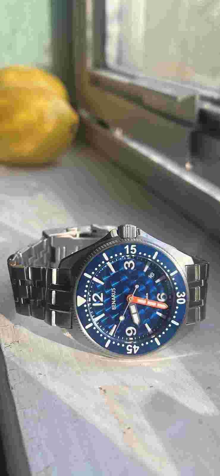 Benarus Bonita Fish Scale 42mm Watch - Like New