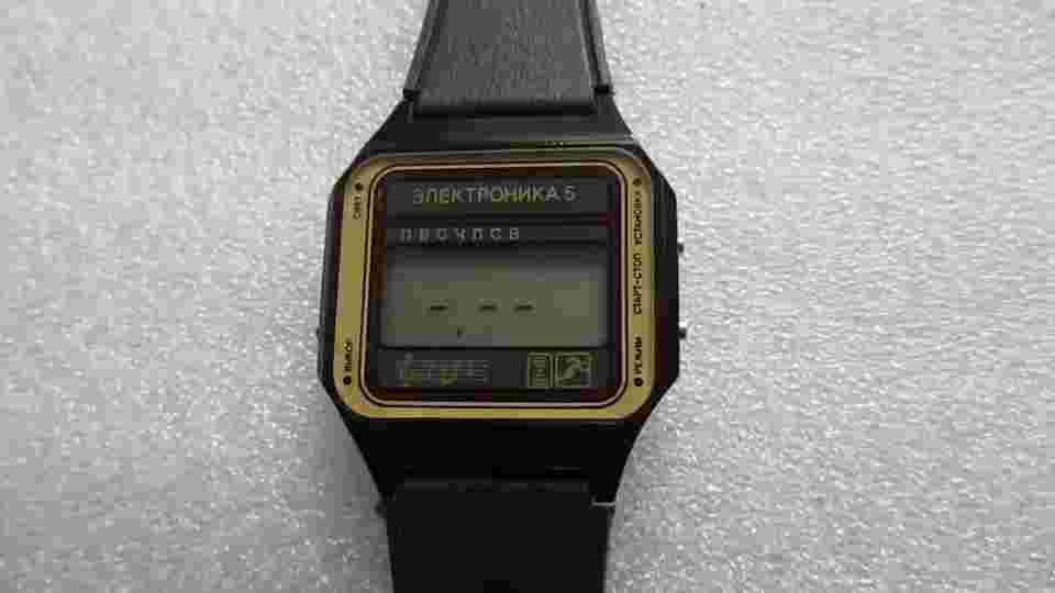 Electronics 5 Signal Melody LCD Digital Vintage Quartz Soviet Men's Watch