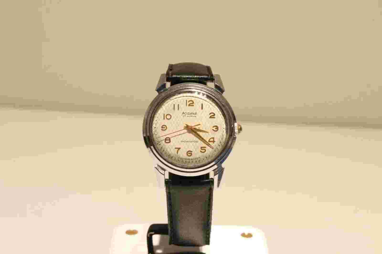 VINTAGE ALL ORIGINAL EARLY 1MChZ KIROVA MEN'S AUTOMATIC WATCH"RODINA"22J