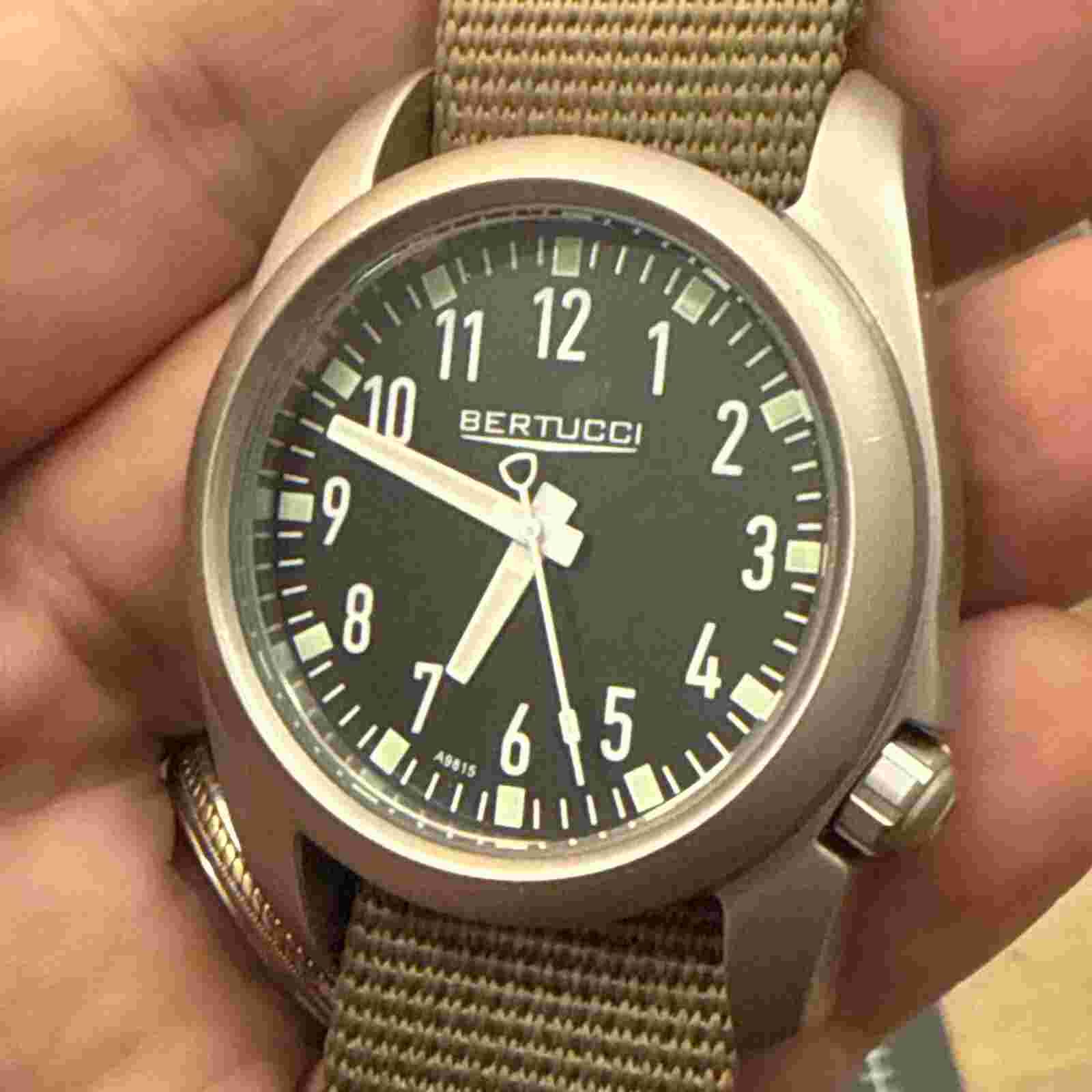 Bertucci a-2s Men's field watch stainless black dial new battery clean khaki