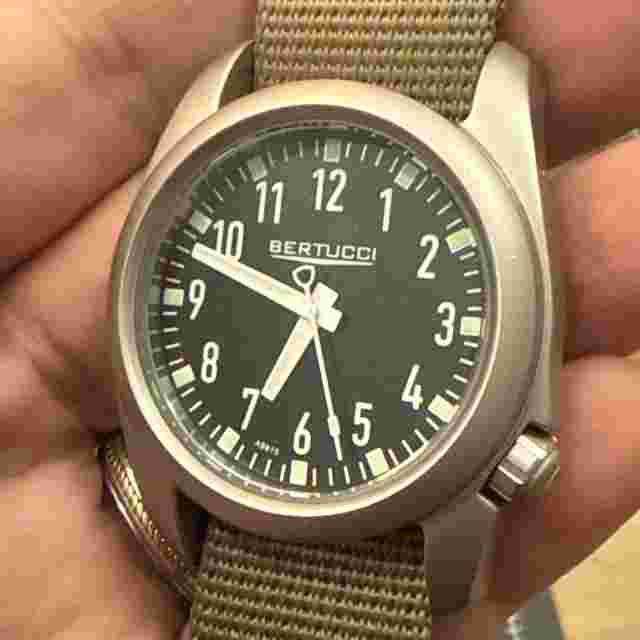 Bertucci a-2s Men's field watch stainless black dial new battery clean khaki