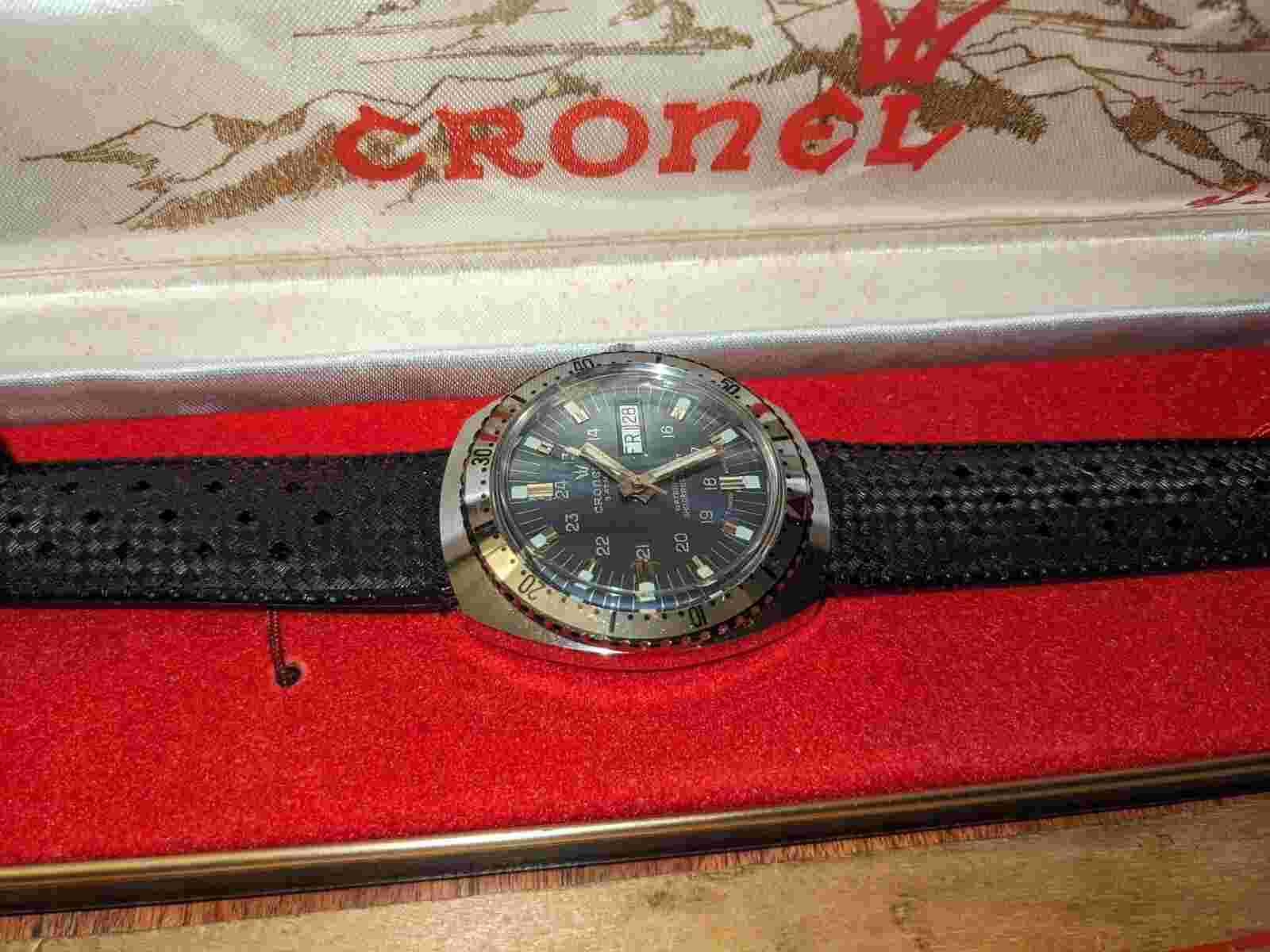 1960s CRONEL SWISS 5 ATM SPORT DIVE WATCH, ANALOG, BLUE DIAL W/ORIG. CASE, RUNS!